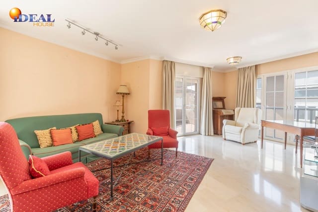 4 soveværelse Lejlighed til salg i Centro - Sagrario, Granada by med garage - € 580.000 (Ref: 9434318)