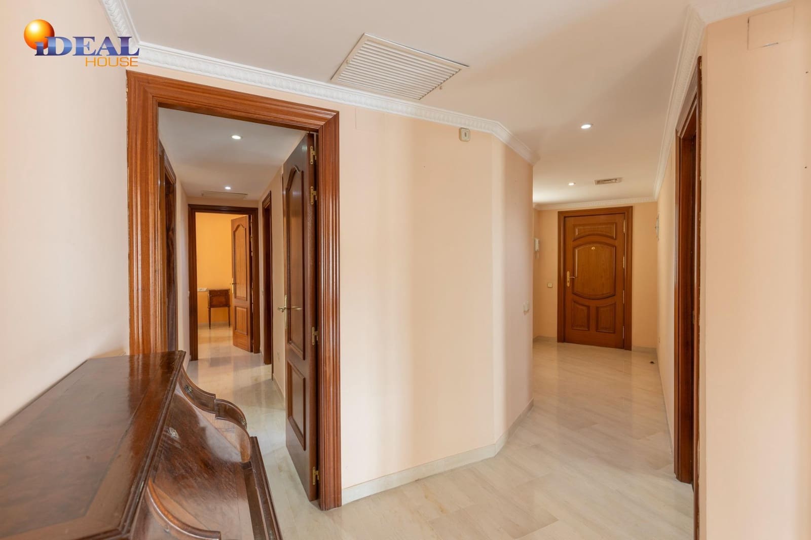 4 soveværelse Lejlighed til salg i Granada by med garage - € 580.000 (Ref: 9434318)