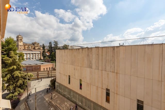 4 soveværelse Lejlighed til salg i Centro - Sagrario, Granada by med garage - € 580.000 (Ref: 9434318)