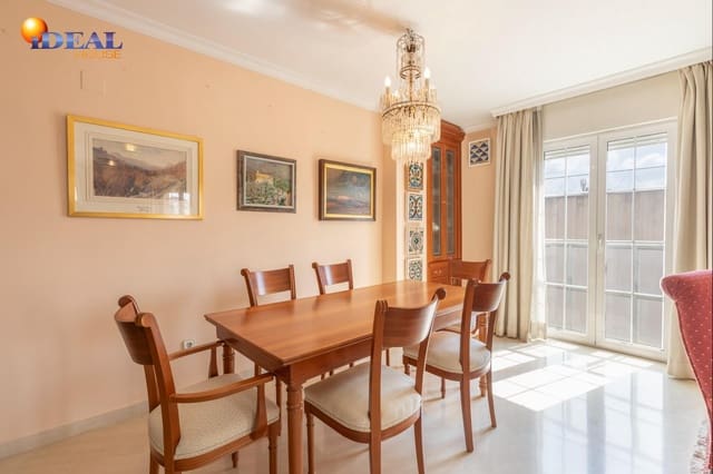 4 soveværelse Lejlighed til salg i Centro - Sagrario, Granada by med garage - € 580.000 (Ref: 9434318)