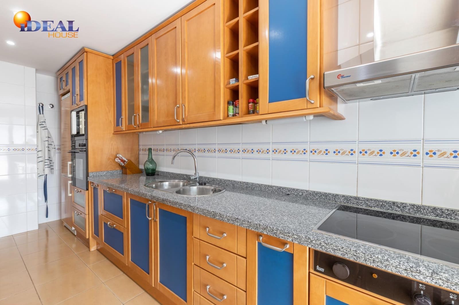 4 soveværelse Lejlighed til salg i Granada by med garage - € 580.000 (Ref: 9434318)