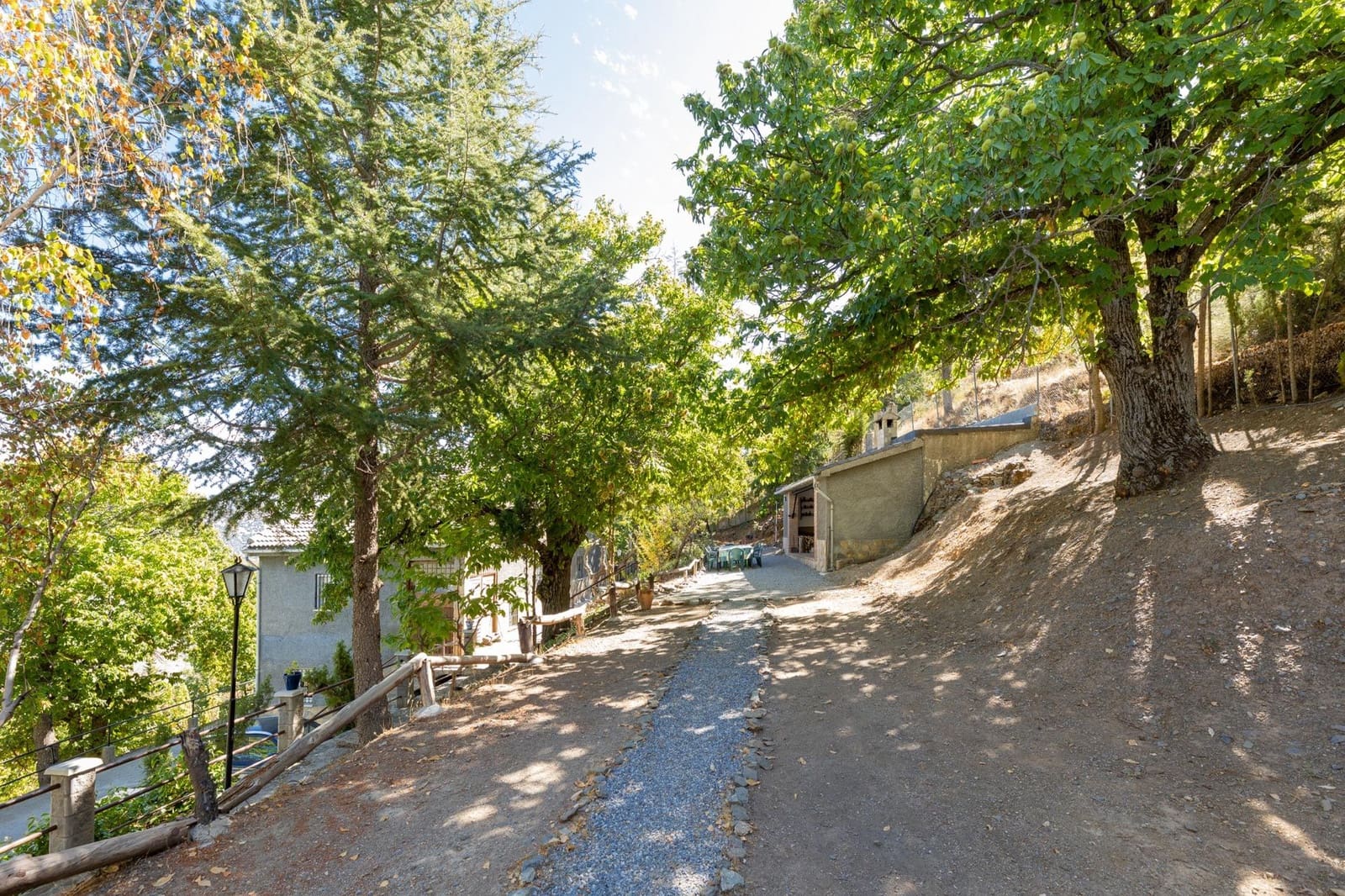 6 soveværelse Finca/Landehus til salg i Guejar Sierra med garage - € 439.000 (Ref: 9434321)