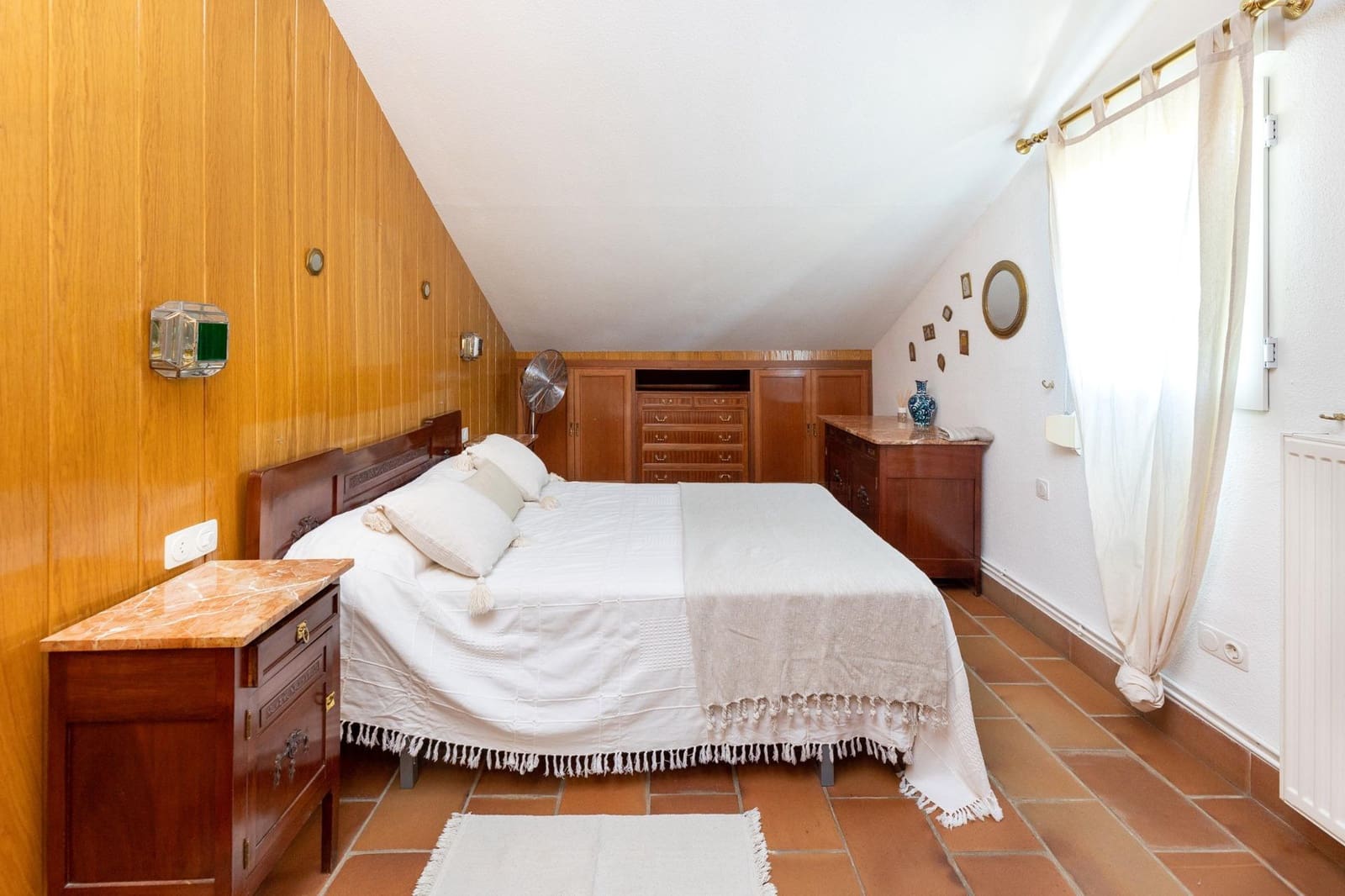 6 soveværelse Finca/Landehus til salg i Guejar Sierra med garage - € 439.000 (Ref: 9434321)