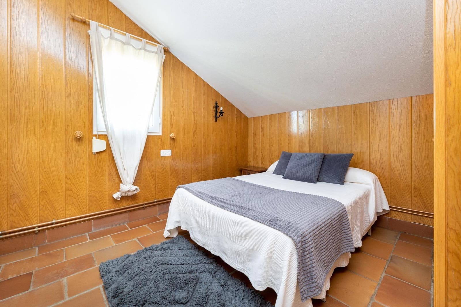 6 soveværelse Finca/Landehus til salg i Guejar Sierra med garage - € 439.000 (Ref: 9434321)