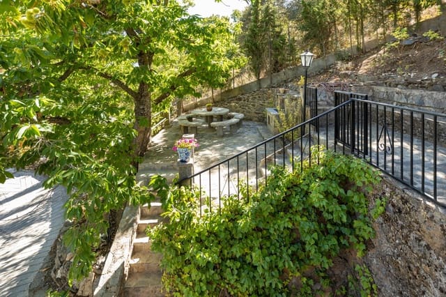 6 soveværelse Finca/Landehus til salg i Güéjar Sierra med garage - € 439.000 (Ref: 9434321)