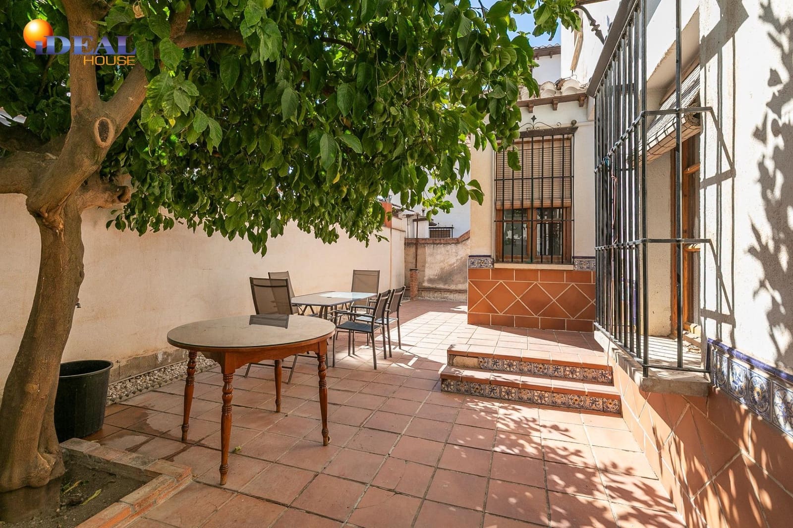 4 bedroom Villa for sale in Ogijares with pool garage - € 325,000 (Ref: 9434323)