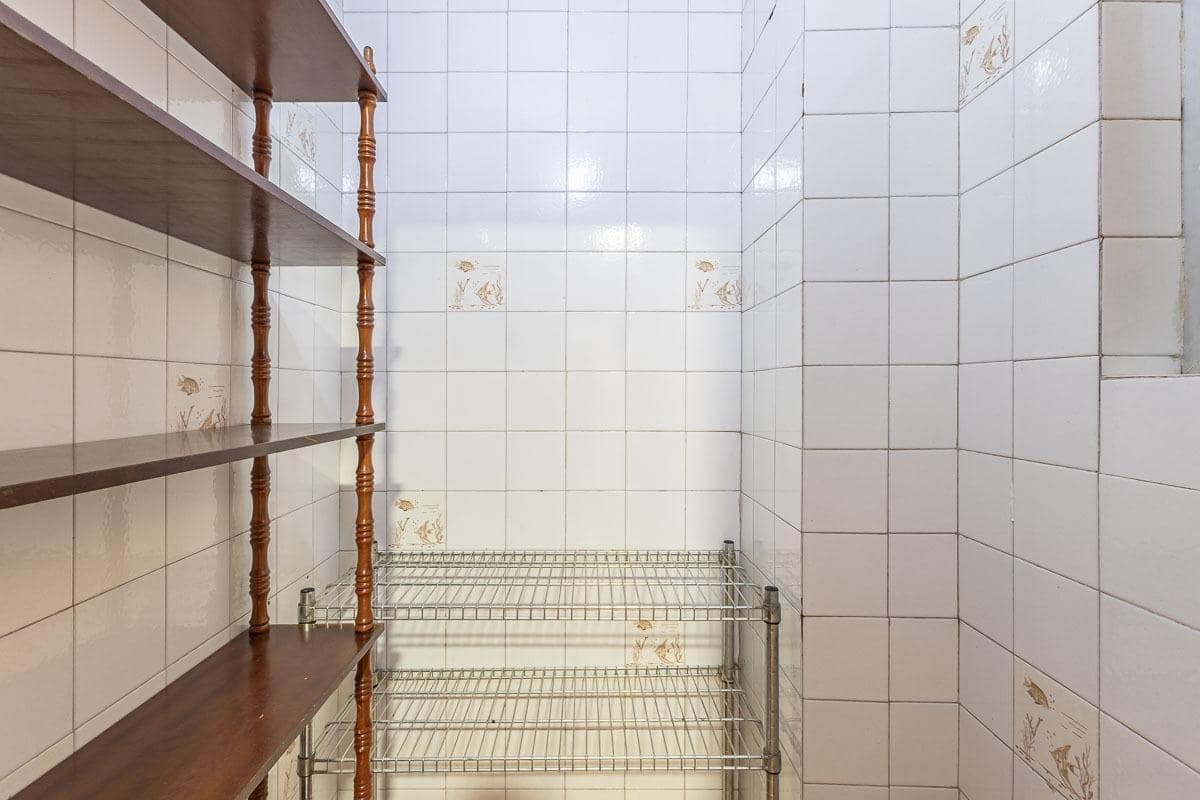 4 slaapkamer Flat te koop in Granada stad - € 369.000 (Ref: 9434325)