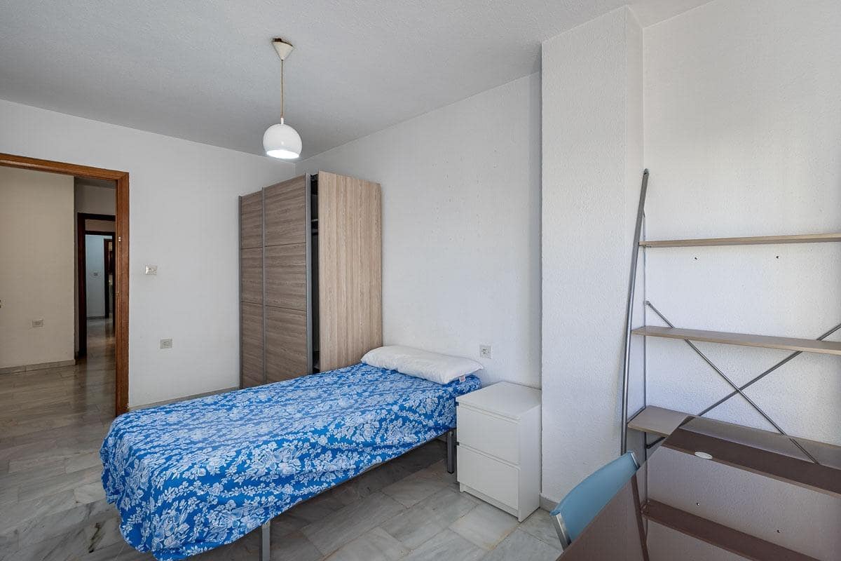 4 slaapkamer Flat te koop in Granada stad - € 369.000 (Ref: 9434325)