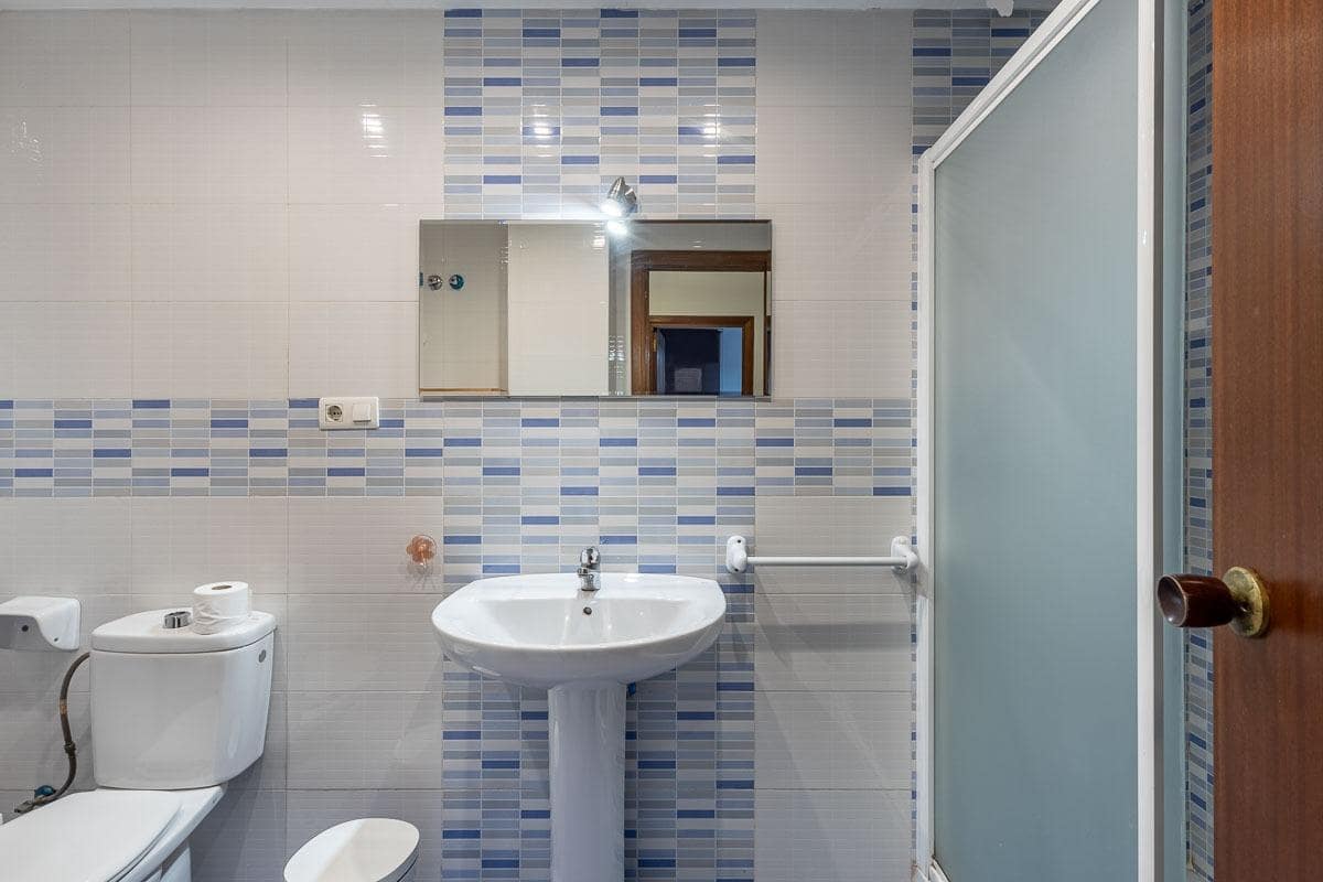 4 slaapkamer Flat te koop in Granada stad - € 369.000 (Ref: 9434325)