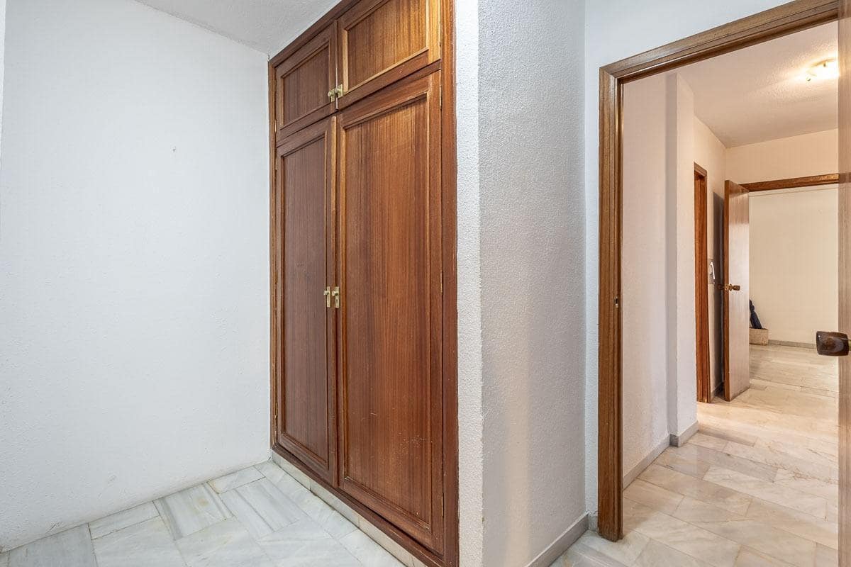 4 slaapkamer Flat te koop in Granada stad - € 369.000 (Ref: 9434325)