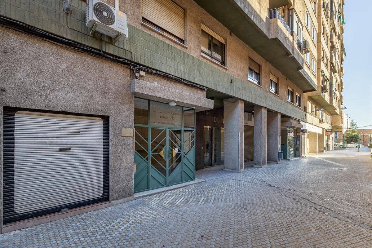 4 slaapkamer Flat te koop in Granada stad - € 369.000 (Ref: 9434325)
