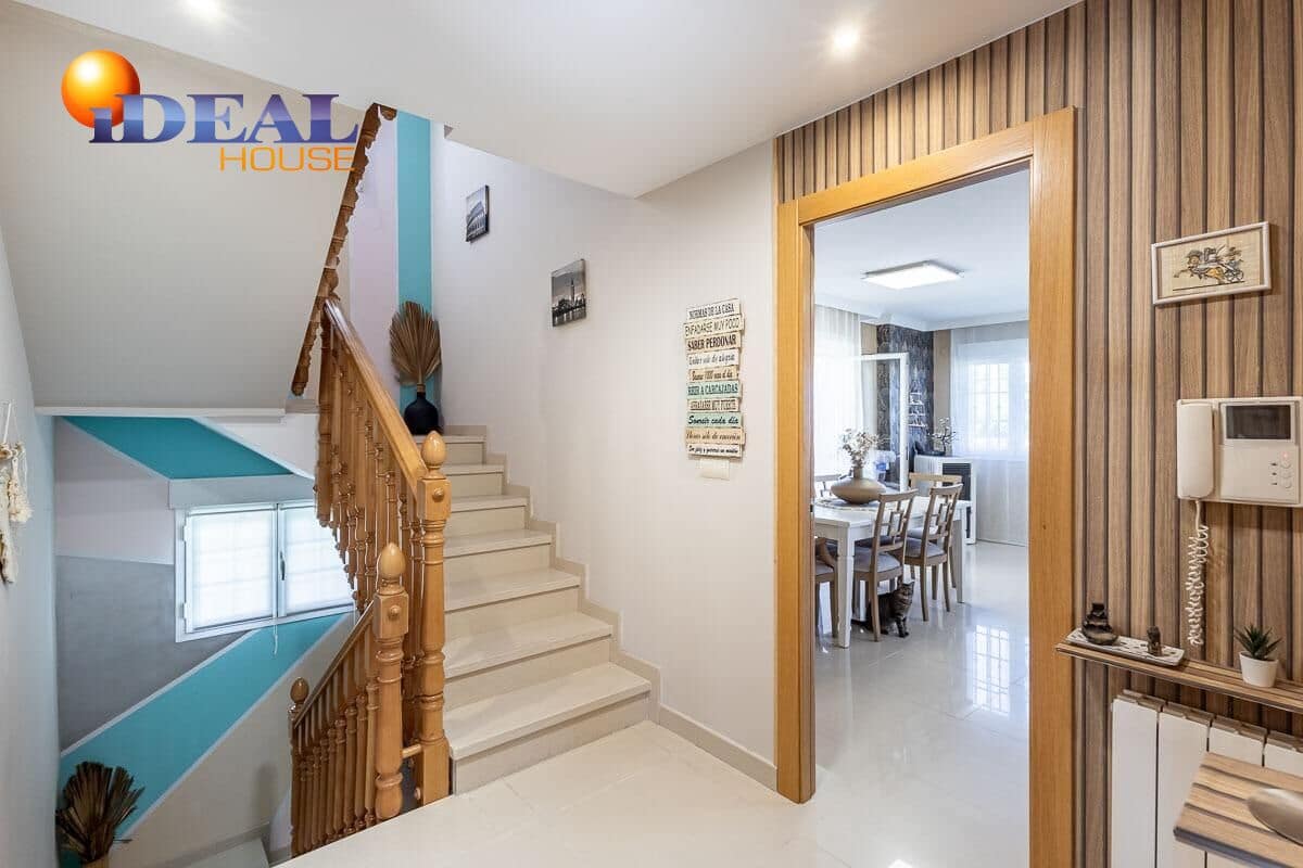 4 bedroom Villa for sale in Huetor Vega with pool - € 445,000 (Ref: 9434327)