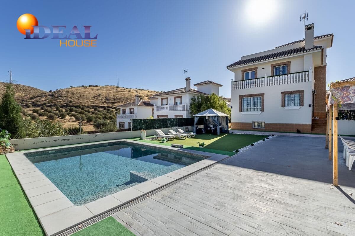 4 bedroom Villa for sale in Huetor Vega with pool - € 445,000 (Ref: 9434327)