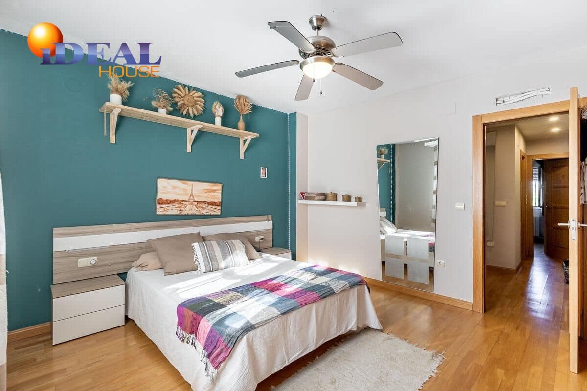 4 bedroom Villa for sale in Huetor Vega with pool - € 445,000 (Ref: 9434327)