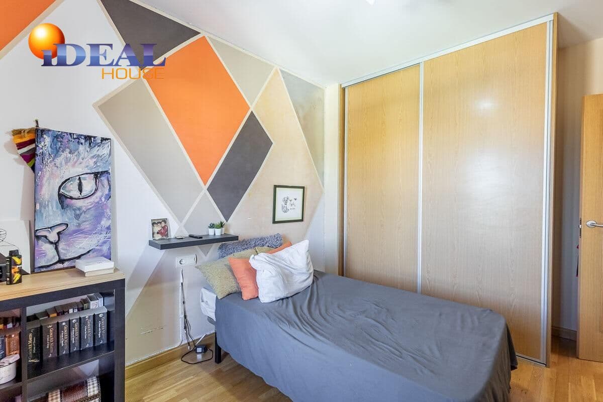 4 bedroom Villa for sale in Huetor Vega with pool - € 445,000 (Ref: 9434327)