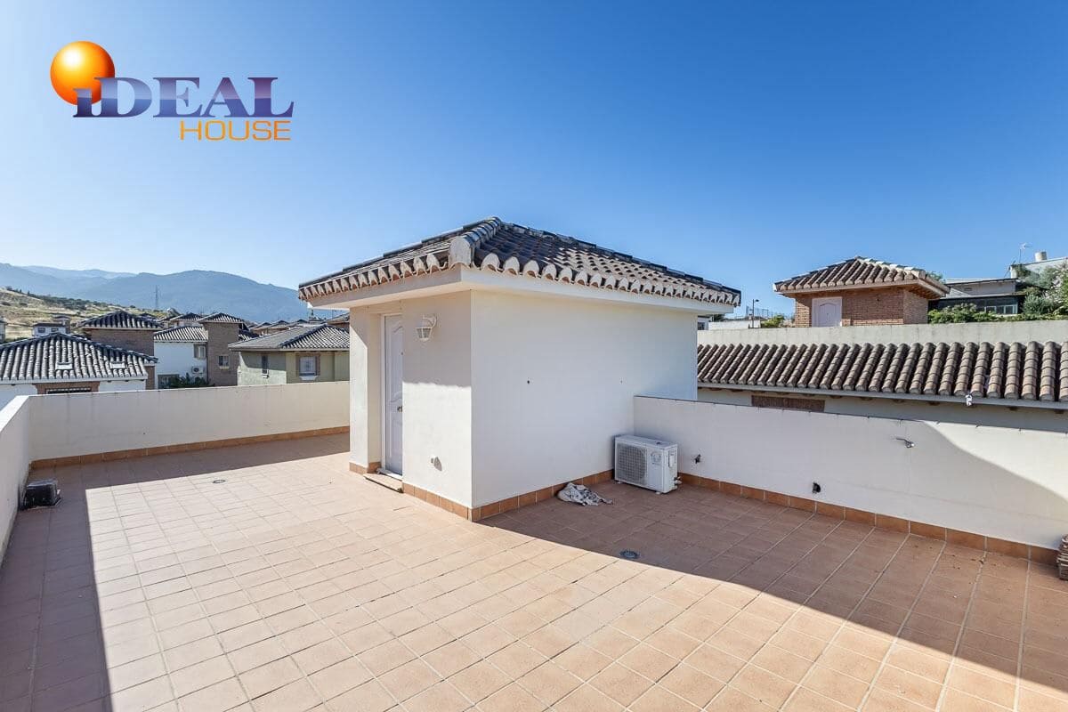 4 bedroom Villa for sale in Huetor Vega with pool - € 445,000 (Ref: 9434327)