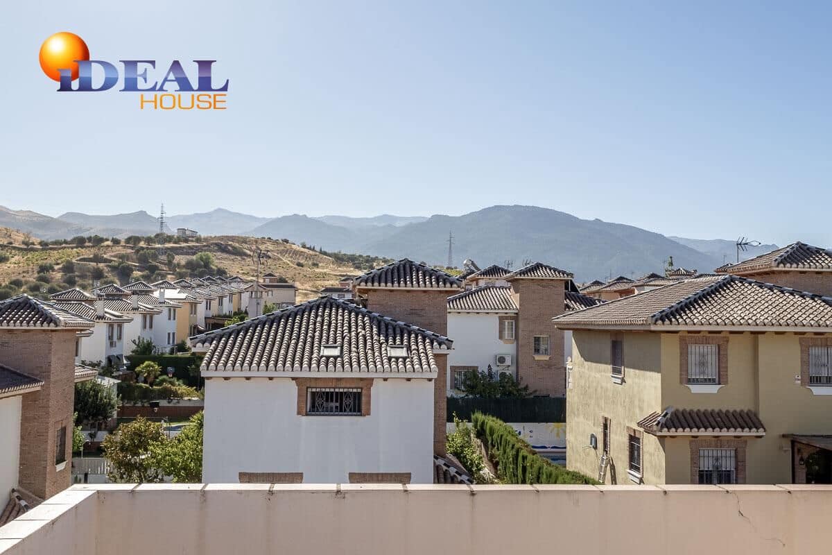 4 bedroom Villa for sale in Huetor Vega with pool - € 445,000 (Ref: 9434327)