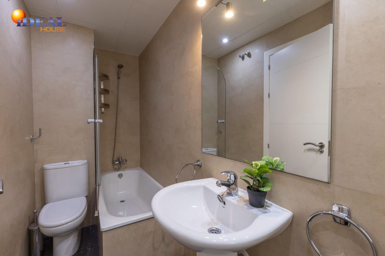 4 soverom Hus til salgs i Granada by med garasje - € 820 000 (Ref: 9434328)