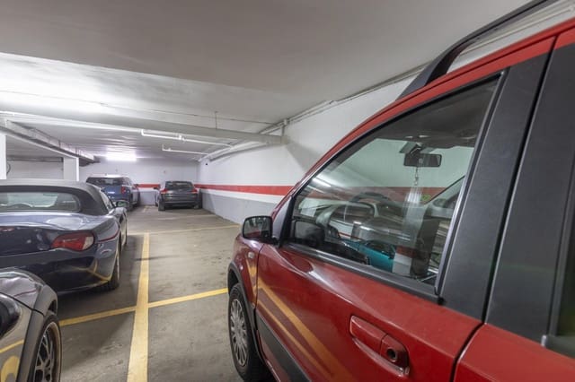 Garasje til salgs i Centro - Sagrario, Granada by - € 60 000 (Ref: 9434330)