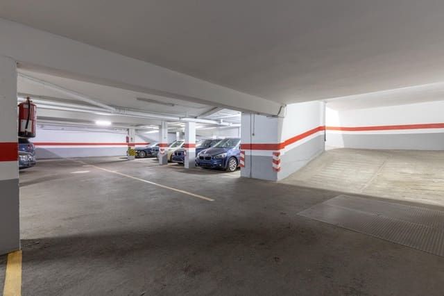 Garasje til salgs i Centro - Sagrario, Granada by - € 60 000 (Ref: 9434330)