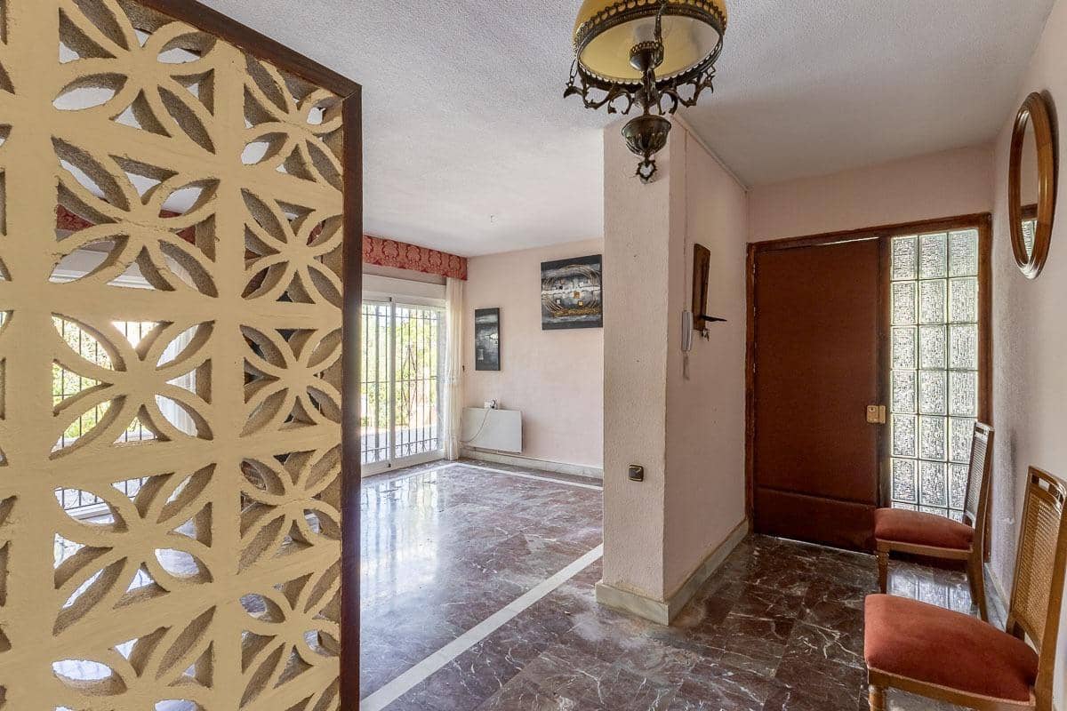 3 bedroom Villa for sale in La Zubia with pool garage - € 330,000 (Ref: 9434333)