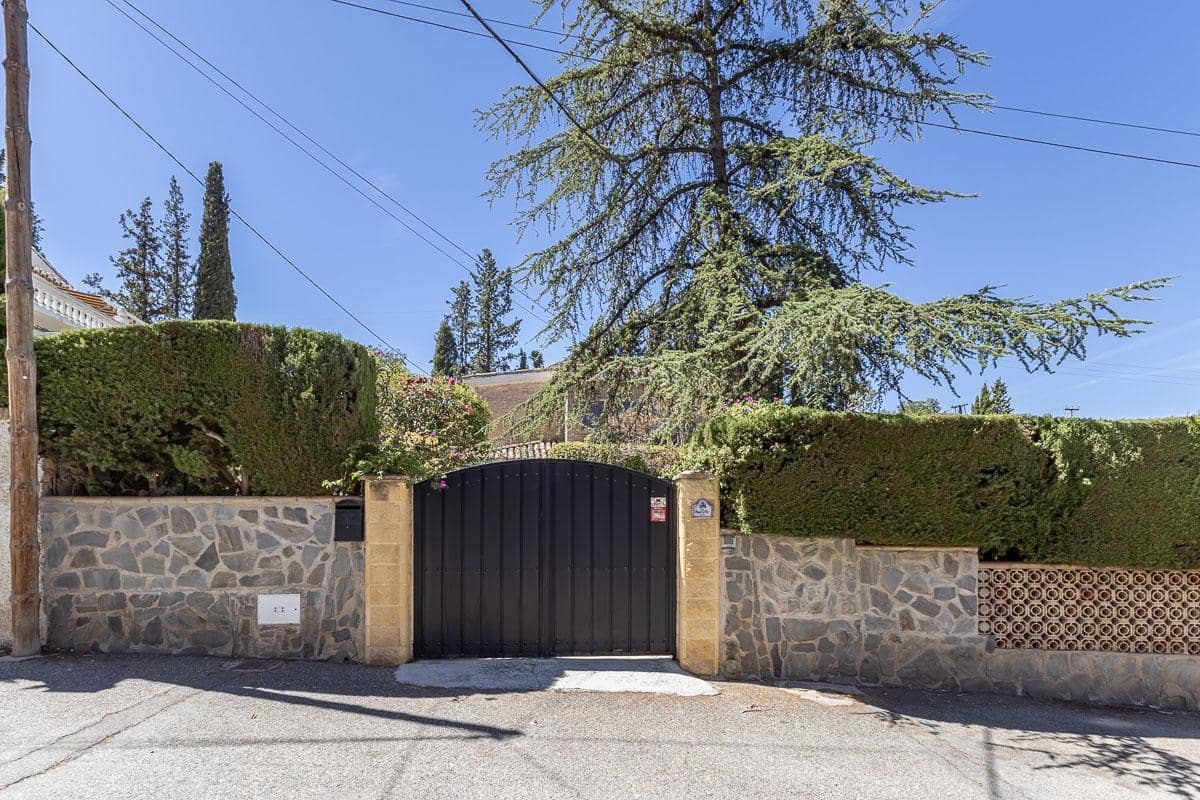 3 bedroom Villa for sale in La Zubia with pool garage - € 330,000 (Ref: 9434333)