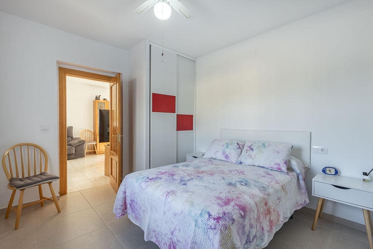 4 bedroom Villa for sale in Moraleda de Zafayona with pool garage - € 279,000 (Ref: 9434335)