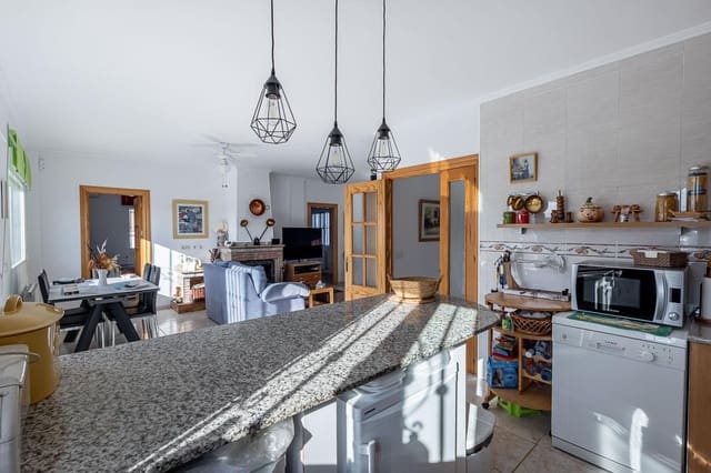 4 sovrum Villa till salu i Moraleda de Zafayona med pool garage - 279 000 € (Ref: 9434335)