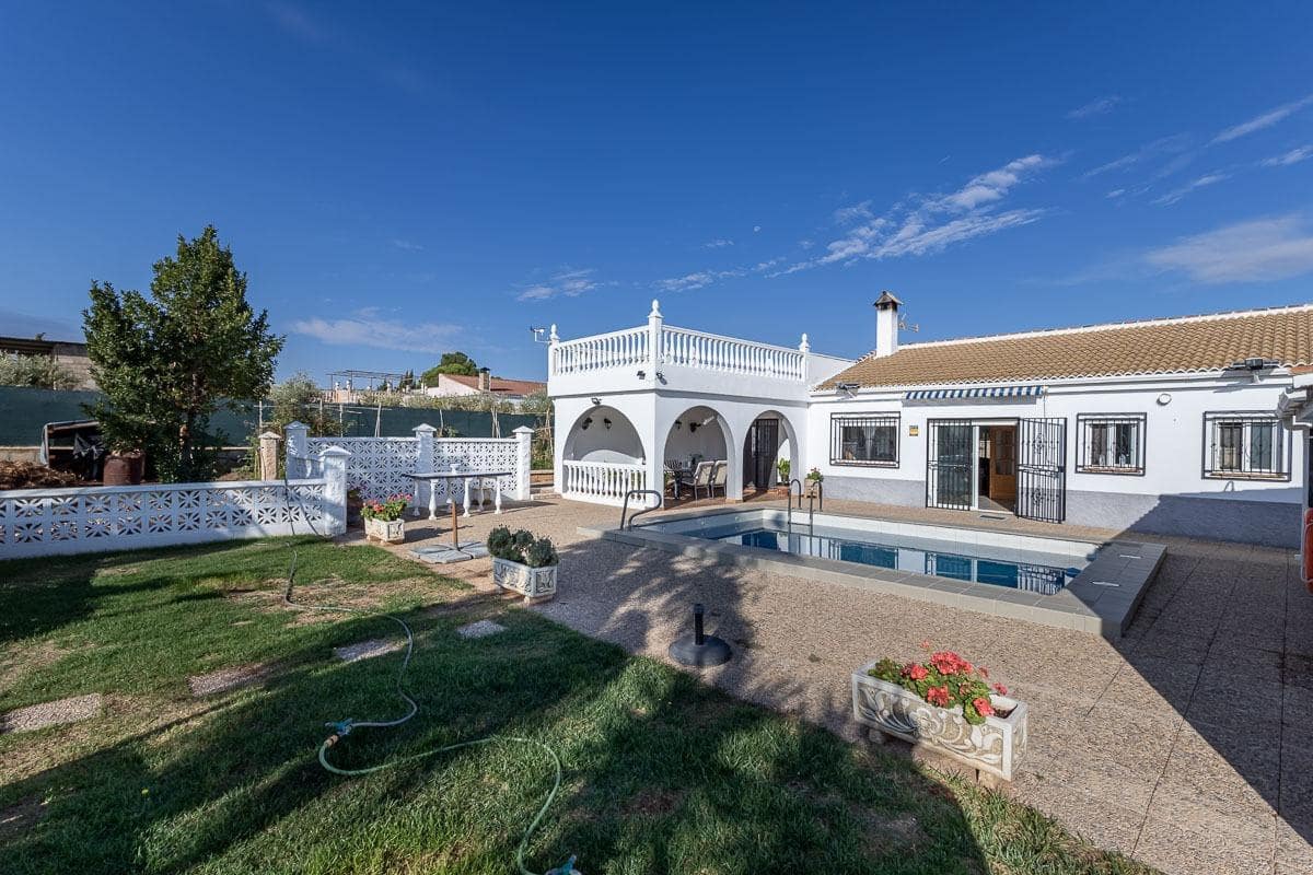 4 bedroom Villa for sale in Moraleda de Zafayona with pool garage - € 279,000 (Ref: 9434335)