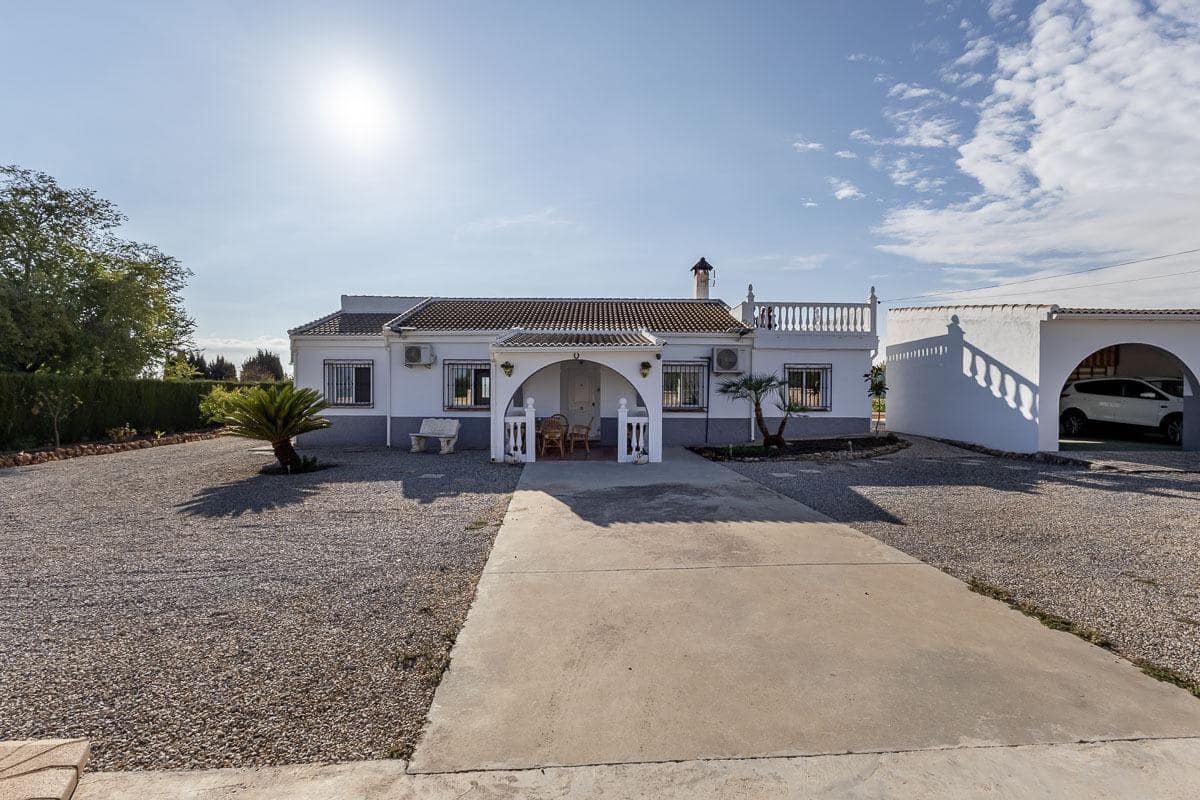 4 bedroom Villa for sale in Moraleda de Zafayona with pool garage - € 279,000 (Ref: 9434335)