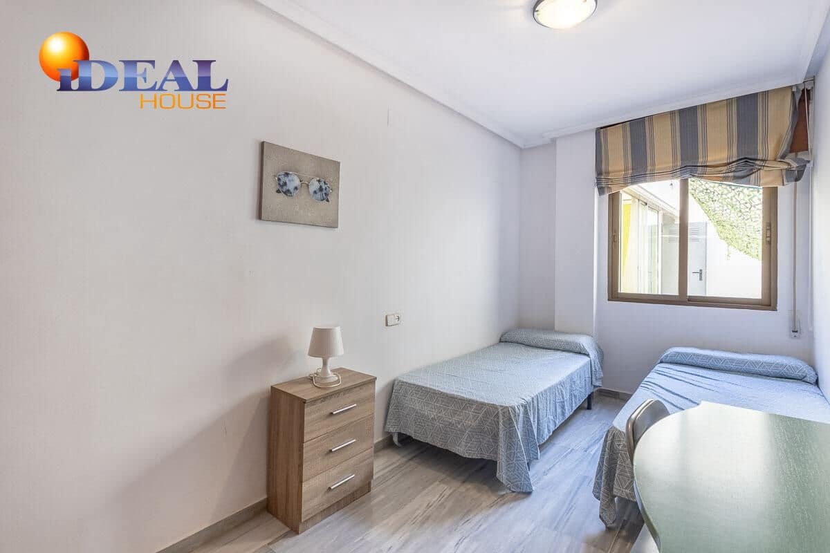 4 bedroom Flat for sale in Motril - € 260,000 (Ref: 9434337)