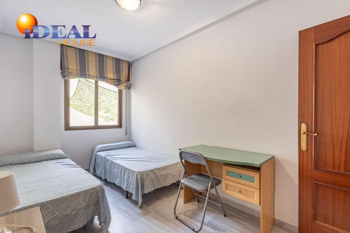 4 bedroom Flat for sale in Motril - € 260,000 (Ref: 9434337)