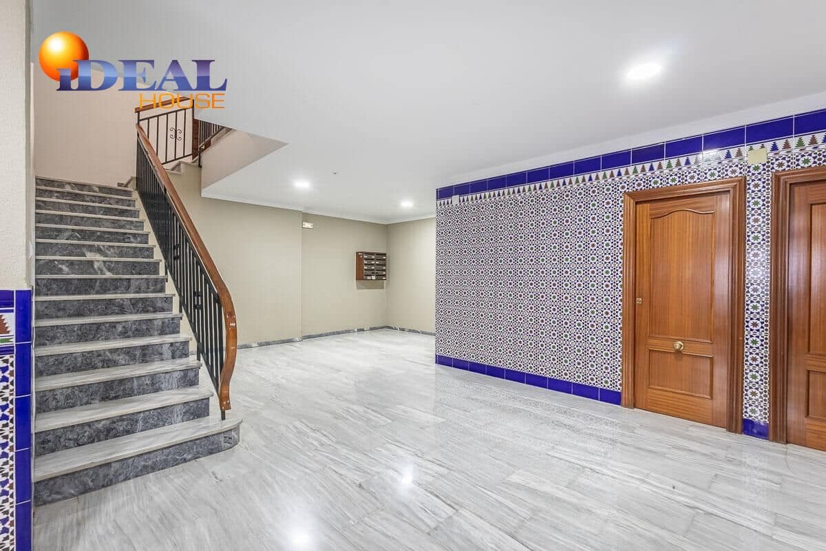 4 bedroom Flat for sale in Motril - € 260,000 (Ref: 9434337)