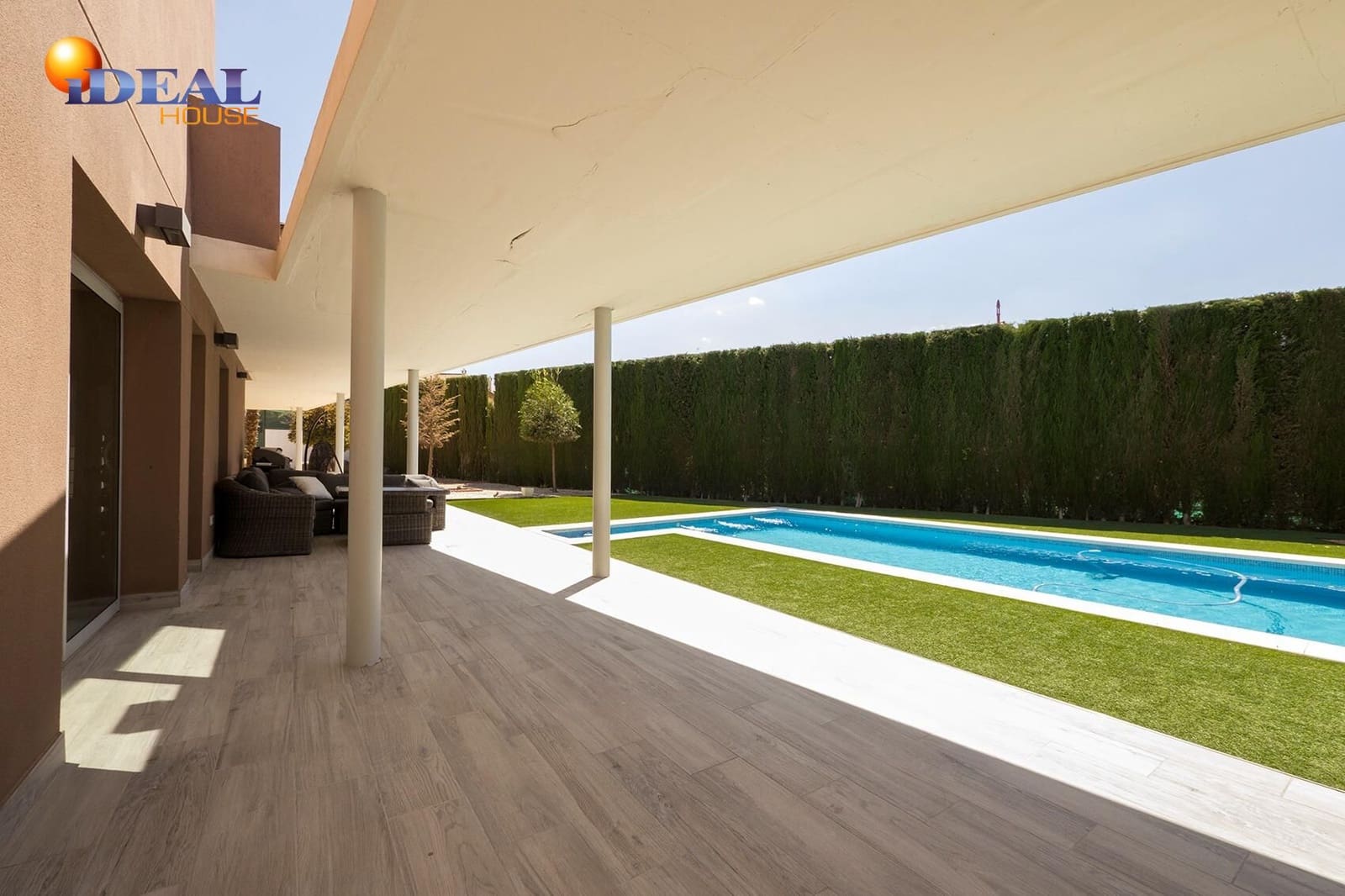 5 bedroom Villa for sale in Otura with pool garage - € 795,000 (Ref: 9434339)