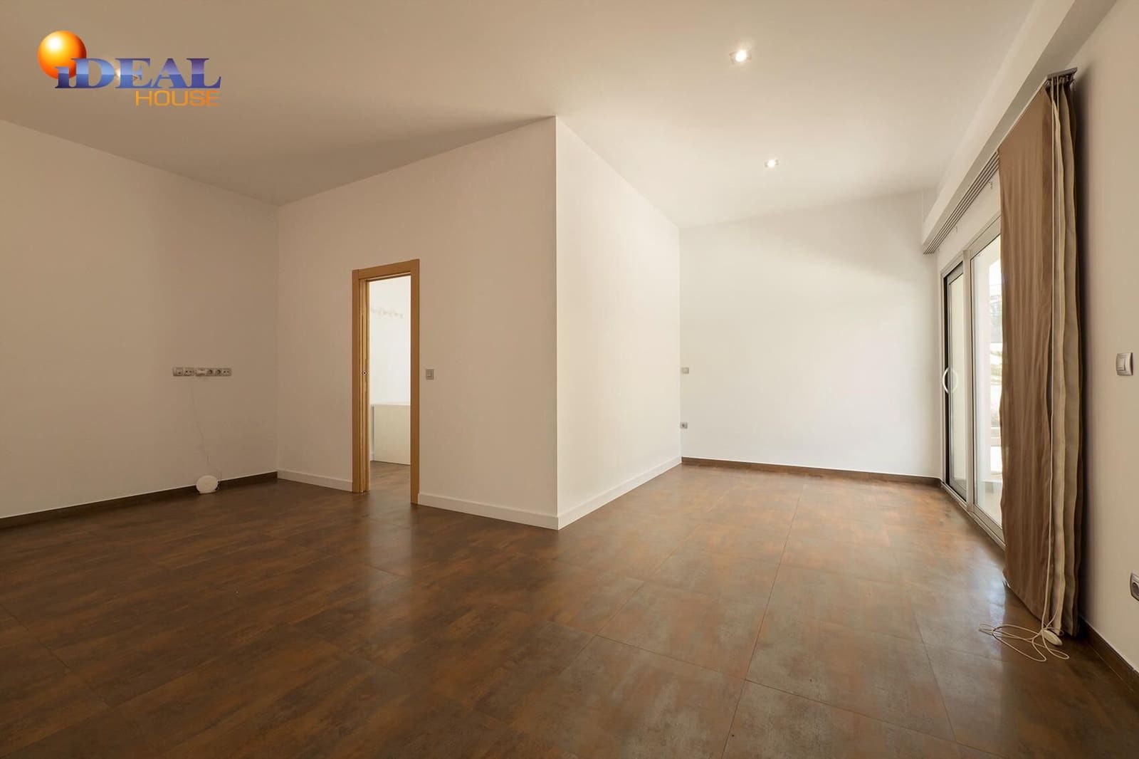 5 bedroom Villa for sale in Otura with pool garage - € 795,000 (Ref: 9434339)