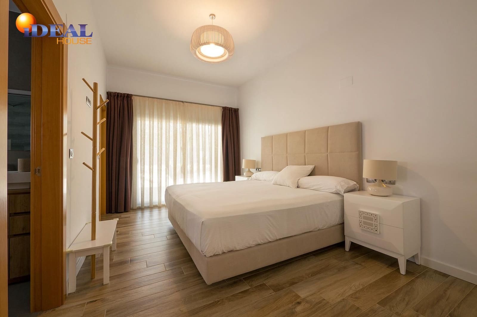 5 bedroom Villa for sale in Otura with pool garage - € 795,000 (Ref: 9434339)