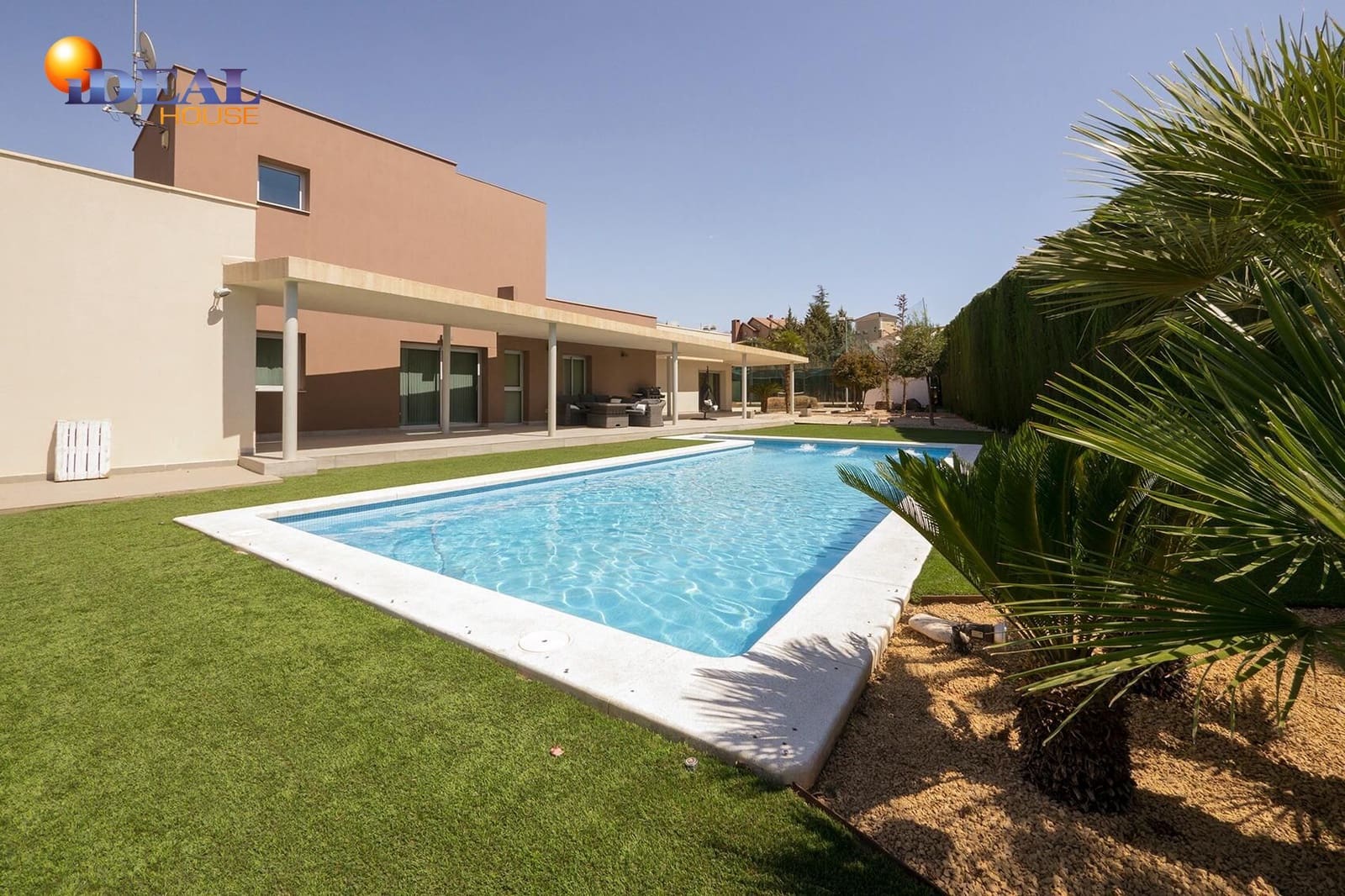 5 bedroom Villa for sale in Otura with pool garage - € 795,000 (Ref: 9434339)