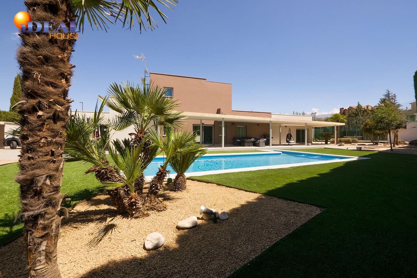 5 bedroom Villa for sale in Otura with pool garage - € 795,000 (Ref: 9434339)