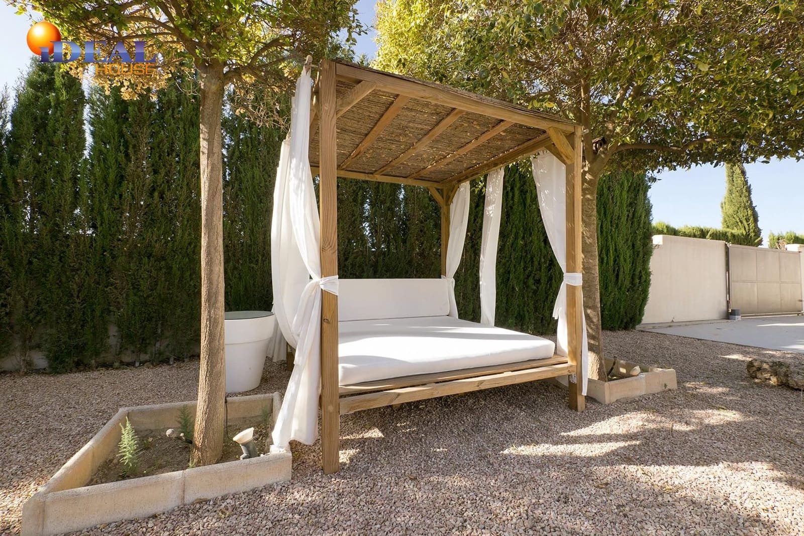 5 bedroom Villa for sale in Otura with pool garage - € 795,000 (Ref: 9434339)