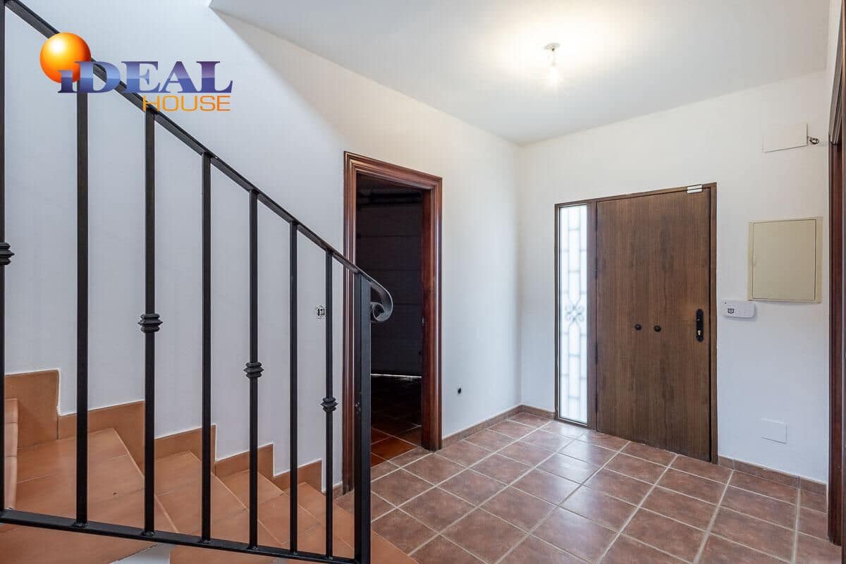 4 bedroom Townhouse for sale in Beas de Granada with garage - € 179,000 (Ref: 9434341)