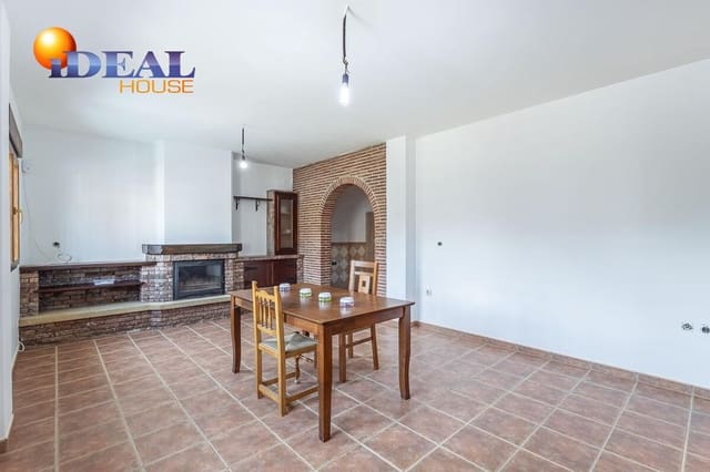 4 bedroom Townhouse for sale in Beas de Granada with garage - € 179,000 (Ref: 9434341)