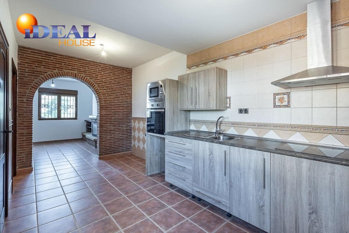 4 bedroom Townhouse for sale in Beas de Granada with garage - € 179,000 (Ref: 9434341)