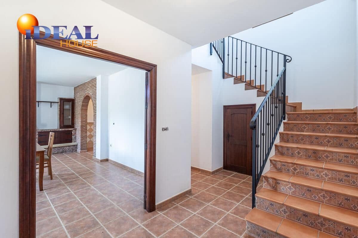 4 bedroom Townhouse for sale in Beas de Granada with garage - € 179,000 (Ref: 9434341)