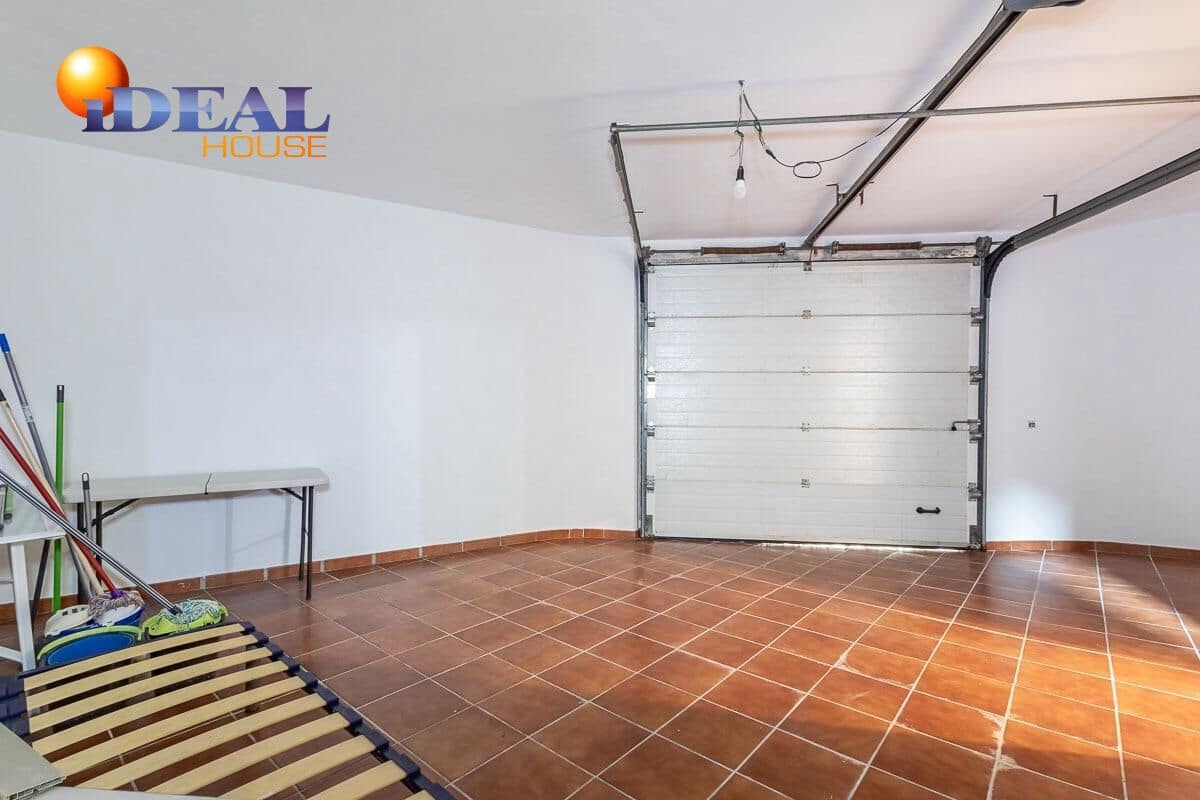 4 bedroom Townhouse for sale in Beas de Granada with garage - € 179,000 (Ref: 9434341)