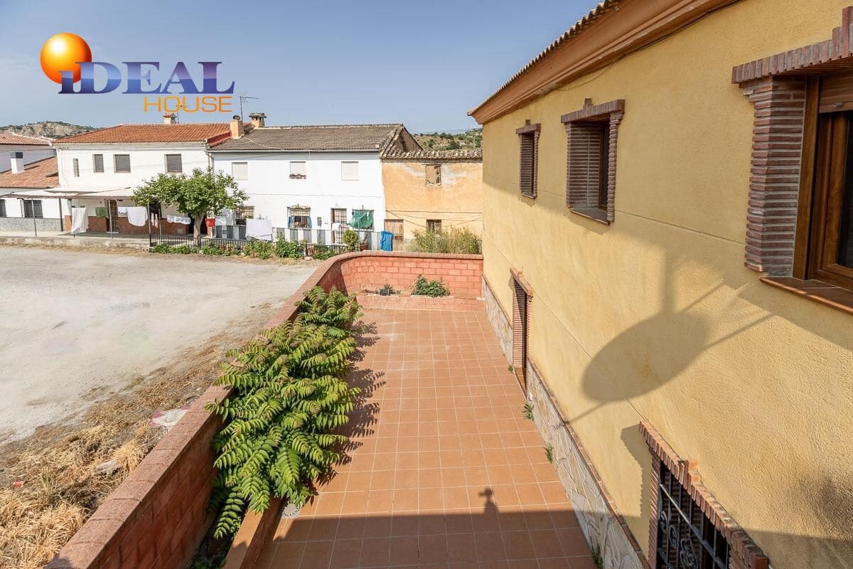 4 bedroom Townhouse for sale in Beas de Granada with garage - € 179,000 (Ref: 9434341)