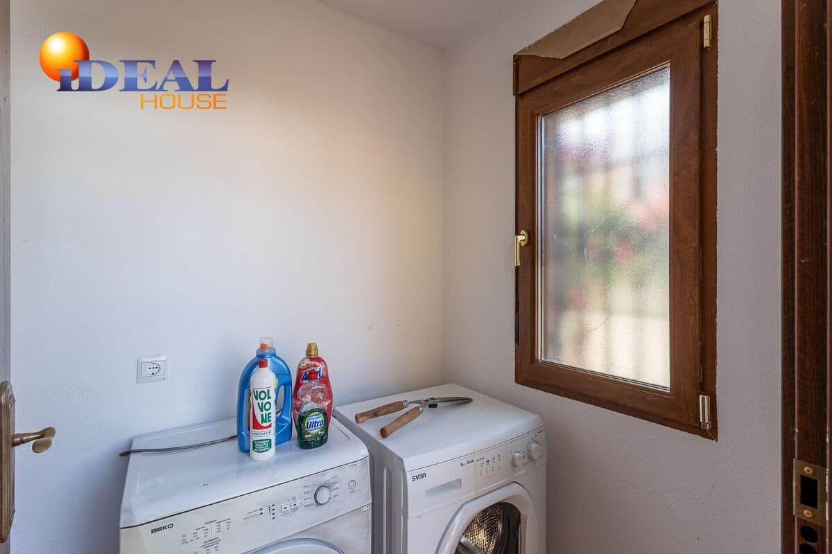 4 bedroom Townhouse for sale in Beas de Granada with garage - € 179,000 (Ref: 9434341)