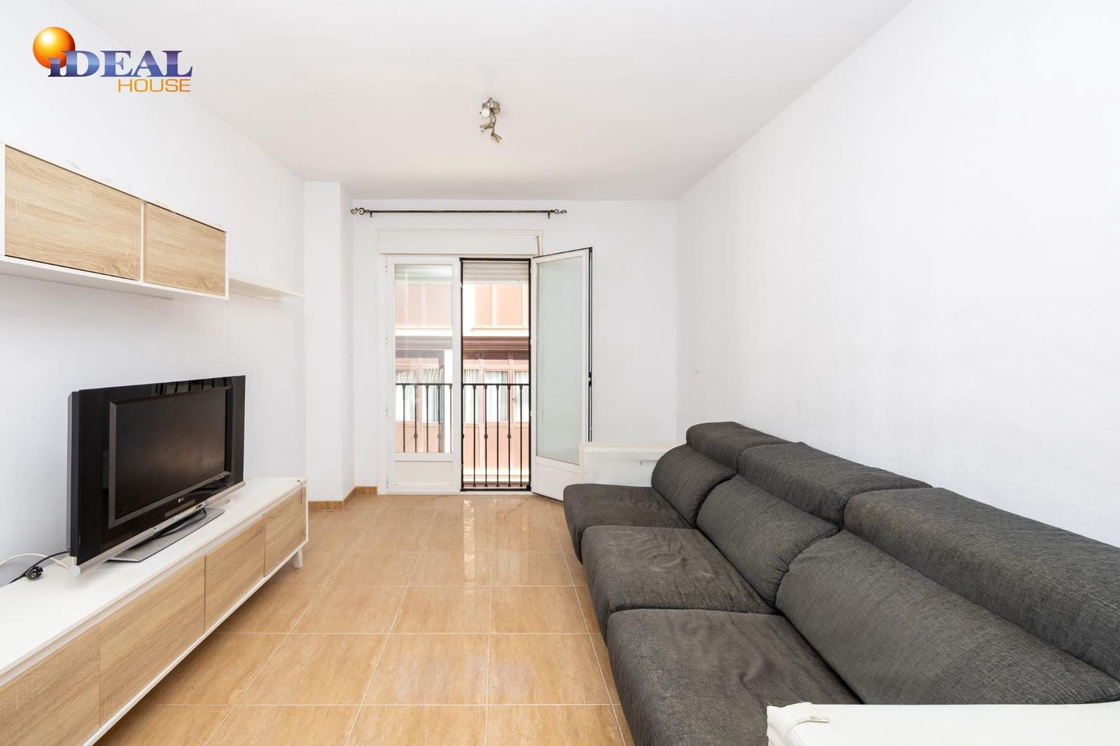 2 bedroom Flat for sale in Padul - € 120,000 (Ref: 9434344)