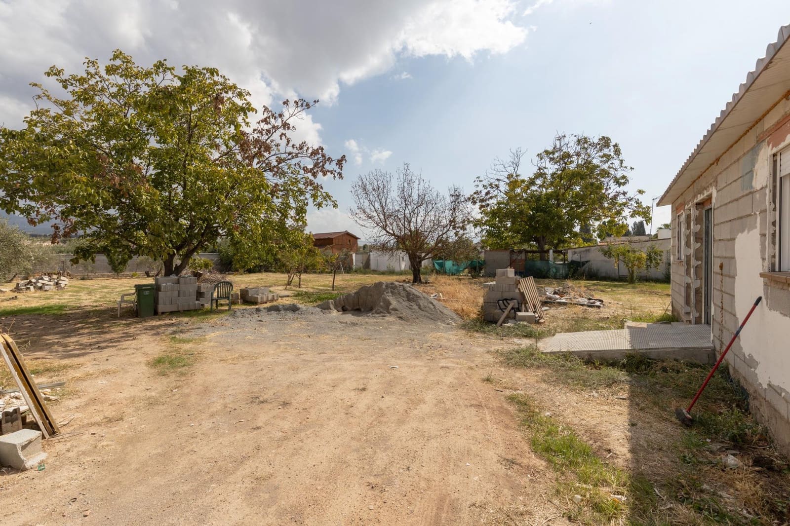 1 bedroom Finca/Country House for sale in Peligros - € 190,000 (Ref: 9434345)