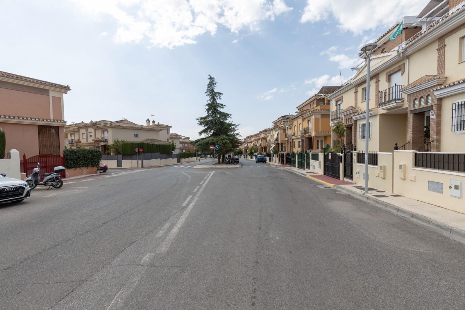 1 bedroom Finca/Country House for sale in Peligros - € 190,000 (Ref: 9434345)