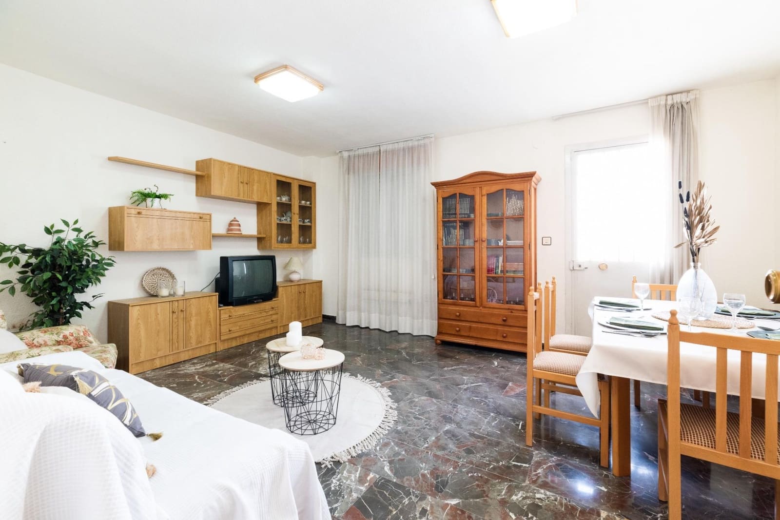 4 bedroom Villa for sale in Peligros with pool garage - € 249,900 (Ref: 9434346)